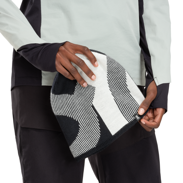 Explorer Merino Beanie 64R0B111 Ivory/Black On Running