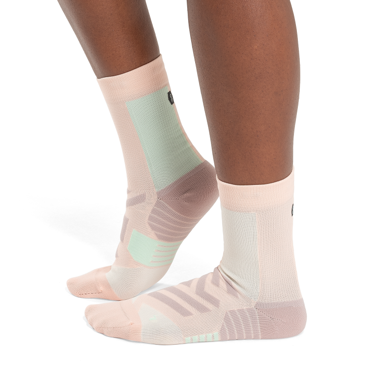 Performance High Sock 64R0B213 Doe/Creek On Running