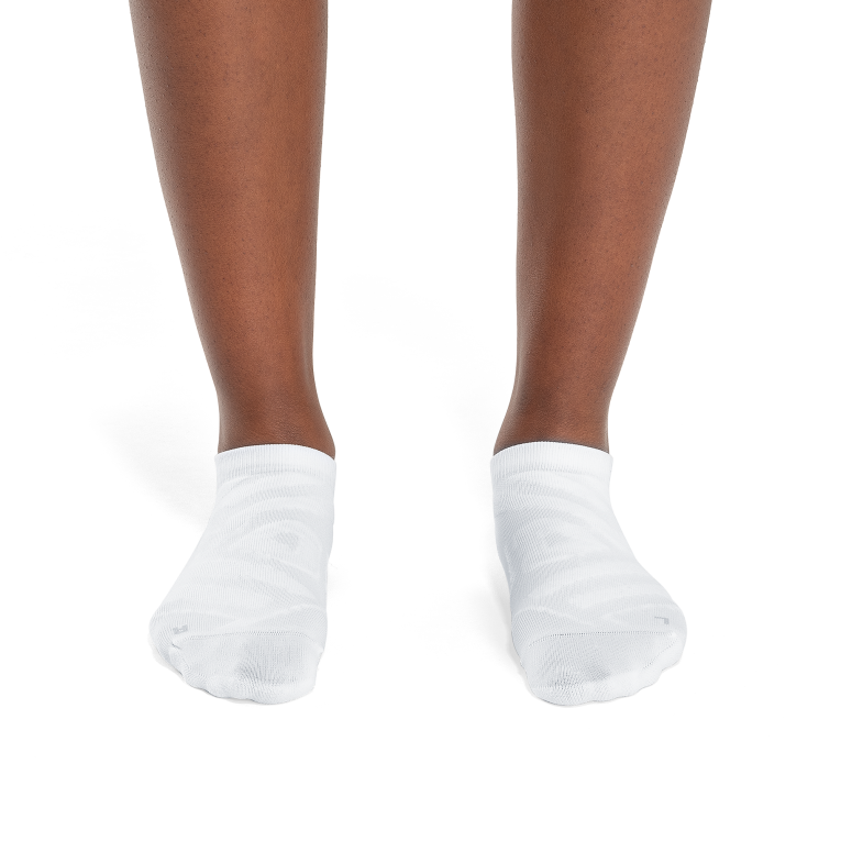 Performance Low Sock 64R0B196 White/Ivory On Running