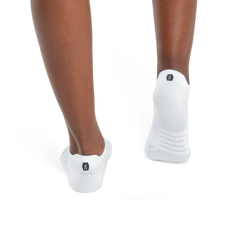 Performance Low Sock 64R0B196 White/Ivory On Running