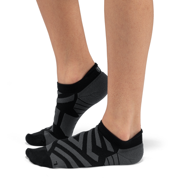 Performance Low Sock 64R0B197 Black/Shadow On Running