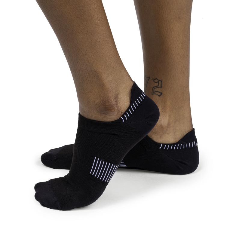 Ultralight Low Sock 64R0B499 Black/White On Running
