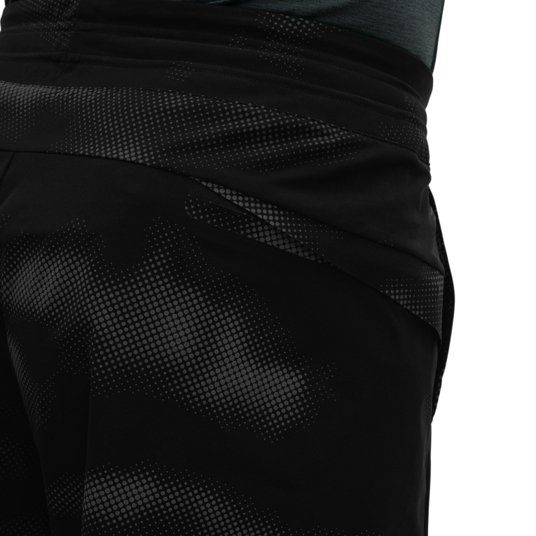 Hybrid Shorts Lumos 64R0B902 Black On Running Men
