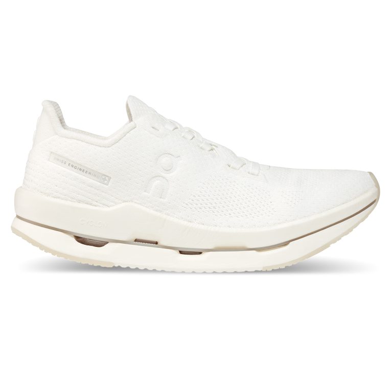 Cloudneo 64R0B492 Undyed On Running Men