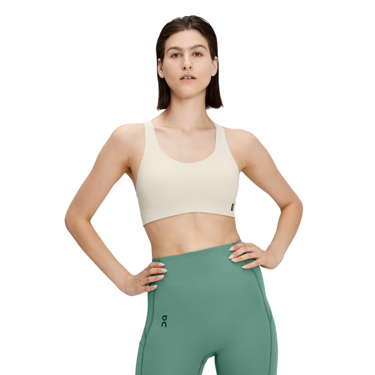 Active Bra 64R0B75 Pearl/White On Running Women