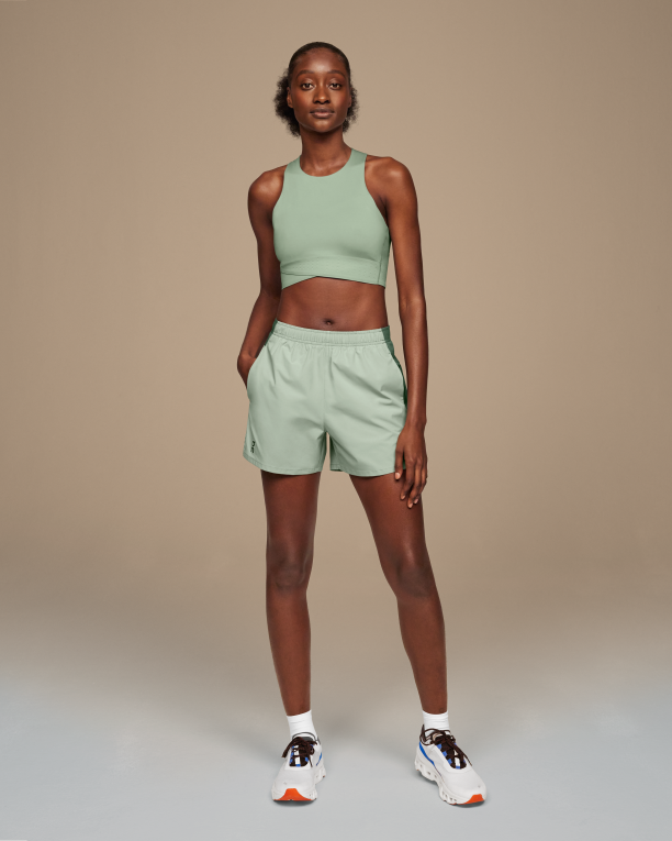 Essential Shorts 64R0B239 Moss/Ivy On Running Women