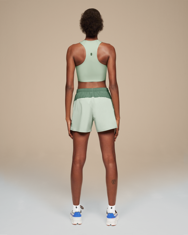 Essential Shorts 64R0B239 Moss/Ivy On Running Women