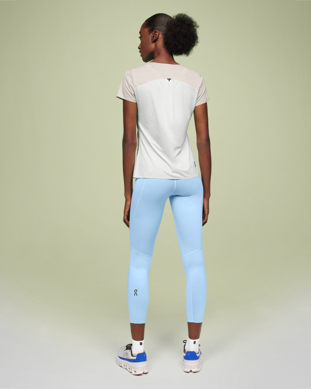 Performance-T 64R0B314 Pearl/Undyed-White On Running Women