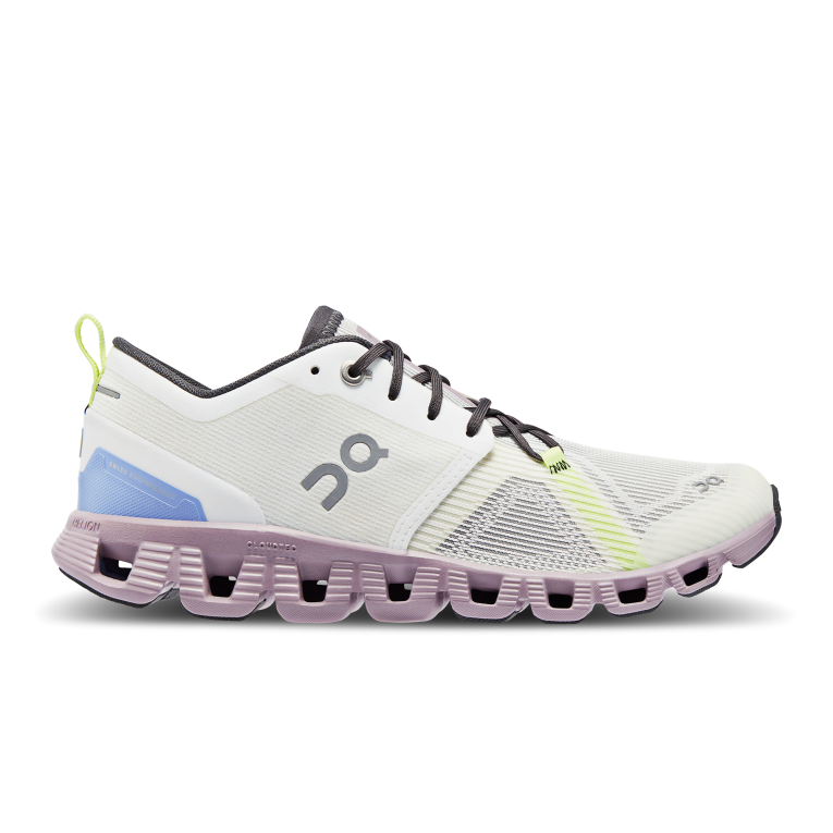 Cloud X 3 Shift 64R0B8 Undyed-White/Heron On Running Women