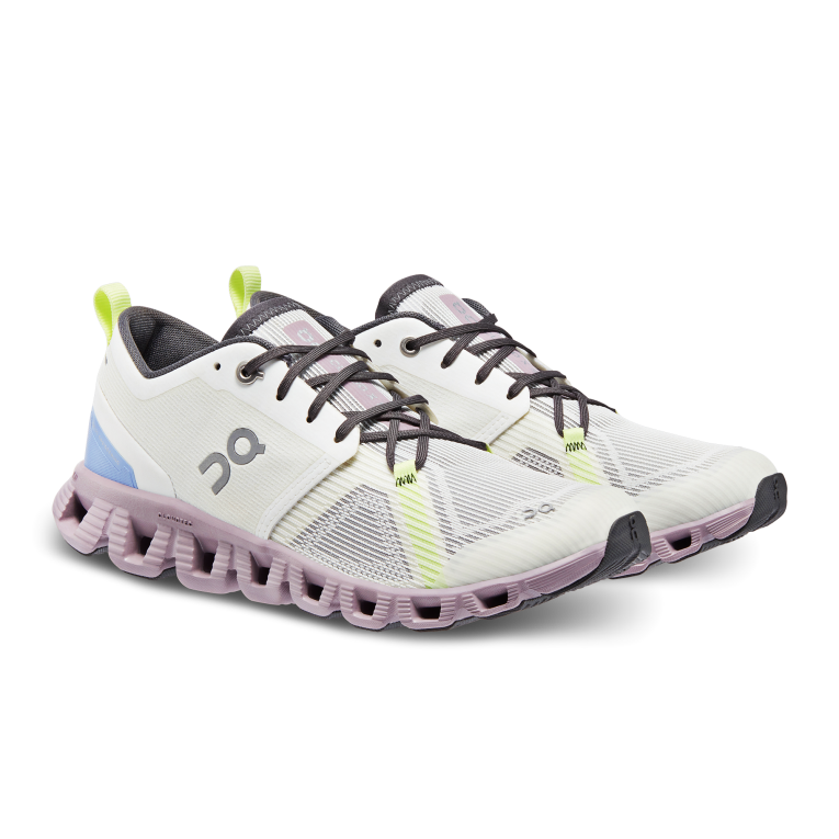 Cloud X 3 Shift 64R0B8 Undyed-White/Heron On Running Women